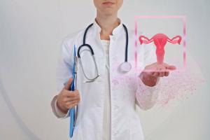En fin de grossesse: une vision objective des scientifiques sur la maternité après 40 ans