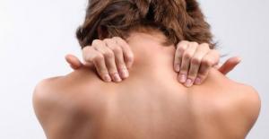 Les signes qui mettent en garde des dangers de la douleur au cou
