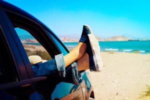 8 règles simples de Voyage de famille en toute sécurité en voiture