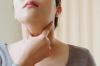 Comment vérifier votre glande thyroïde à la maison: 4 tests simples