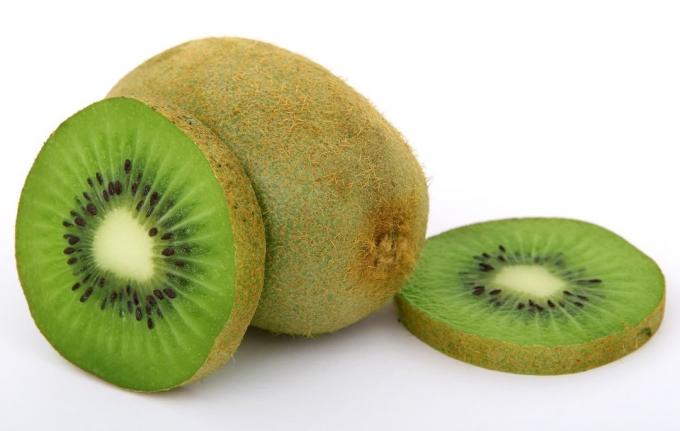 Kiwi fruits - kiwi