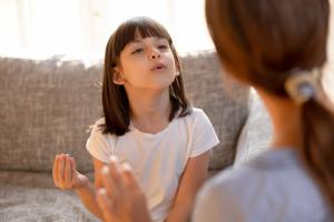 5 choses que vous pouvez apprendre à votre enfant pendant que vous êtes à la maison