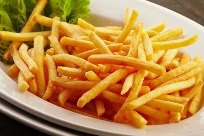 Frites inoffensives pour les enfants comme chez McDonald's: une recette étape par étape