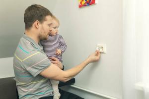 13 secrets de sécurité électrique pour les enfants, vous les oubliez
