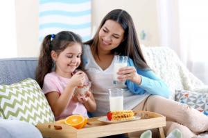 Aliments complémentaires: pourquoi les enfants vont-ils chez le hérisson ?
