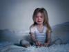 Les peurs nocturnes chez les enfants: sont-elles dangereuses et comment aider un enfant