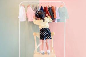 8 moyens efficaces pour enseigner un enfant à se vêtir