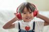 Le Dr Komarovsky a expliqué comment choisir des écouteurs sûrs pour un enfant
