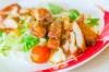 Que cuisiner pour le dîner des écoliers: salade épicée au poulet à la sauce soja