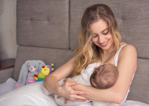 Comment sauver la famille, qui a un petit enfant: 7 conseils pour les jeunes mères